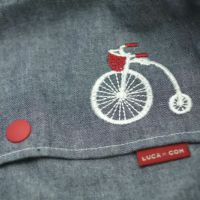【L】【刺繍】自転車ホワイトレッドダンガリーブル/抱っこひも収納カバー「ルカコ」 88-0931-11