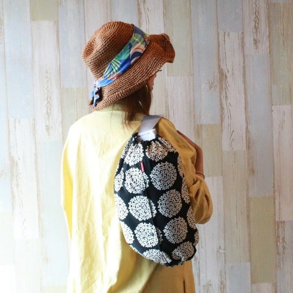 【L】北欧風サークル調フラワーブラック/抱っこひも収納カバー「ルカコ」 88-0935-11