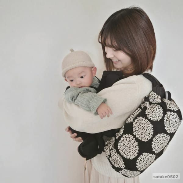 【L】北欧風サークル調フラワーブラック/抱っこひも収納カバー「ルカコ」 88-0935-11