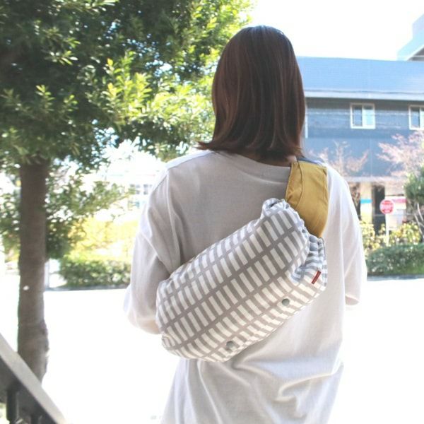 【M】北欧風スクエア柄グレー/抱っこひも収納カバー「ルカコ」1047-11