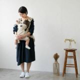 【双子用抱っこ紐】napnap(ナップナップ)ベージュ ふたごのおんぶ抱っこ組み合わせ可のおすすめ世界初ツインズキャリー イニシャルチャーム2個セット