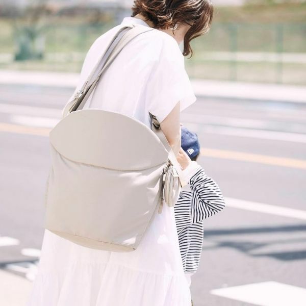 ノルン(N/ORN)抱っこ紐バッグ(日本製)【ベージュ】ヒップシートになるマザーズバッグ(防水・抗菌防臭)腰すわり後（生後約7か月頃）～20㎏（5歳頃）まで長く使える熟練のバッグ職人が創ったおしゃれなショルダーバッグ1000-52-01