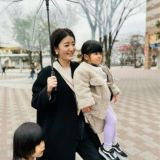 ノルン(N/ORN)抱っこ紐バッグ(日本製)【ベージュ】ヒップシートになるマザーズバッグ(防水・抗菌防臭)腰すわり後（生後約7か月頃）～20㎏（5歳頃）まで長く使える熟練のバッグ職人が創ったおしゃれなショルダーバッグ1000-52-01