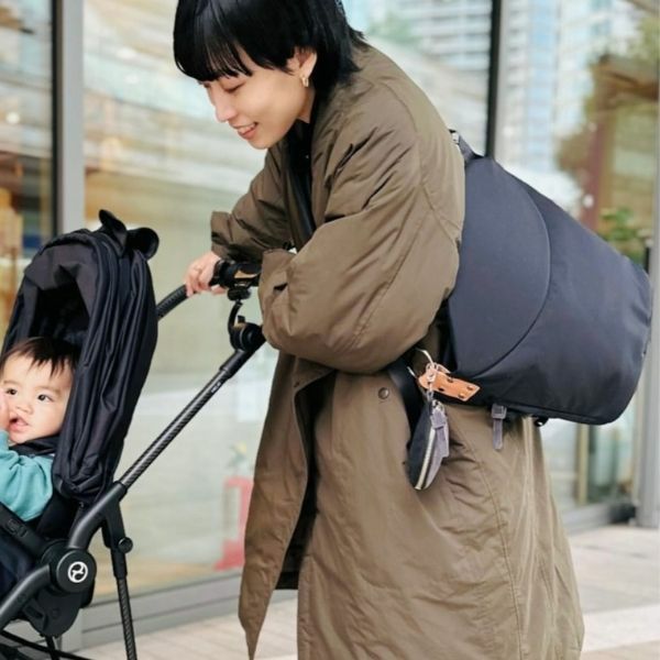 ノルン(N/ORN)抱っこ紐バッグ(日本製)【ブラック】ヒップシートになるマザーズバッグ(防水・抗菌防臭)腰すわり後（生後約7か月頃）～20㎏（5歳頃）まで長く使える熟練のバッグ職人が創ったおしゃれなショルダーバッグ1000-52-02