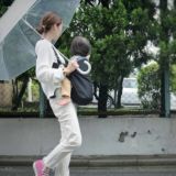 ノルン(N/ORN)抱っこ紐バッグ(日本製)【ブラック】ヒップシートになるマザーズバッグ(防水・抗菌防臭)腰すわり後（生後約7か月頃）～20㎏（5歳頃）まで長く使える熟練のバッグ職人が創ったおしゃれなショルダーバッグ1000-52-02