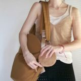 ノルン(N/ORN)抱っこ紐バッグ(日本製)【キャメル】ヒップシートになるマザーズバッグ(防水・抗菌防臭)腰すわり後（生後約7か月頃）～20㎏（5歳頃）まで長く使える熟練のバッグ職人が創ったおしゃれなショルダーバッグ1000-52-03