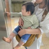 ノルン(N/ORN)抱っこ紐バッグ(日本製)【キャメル】ヒップシートになるマザーズバッグ(防水・抗菌防臭)腰すわり後（生後約7か月頃）～20㎏（5歳頃）まで長く使える熟練のバッグ職人が創ったおしゃれなショルダーバッグ1000-52-03