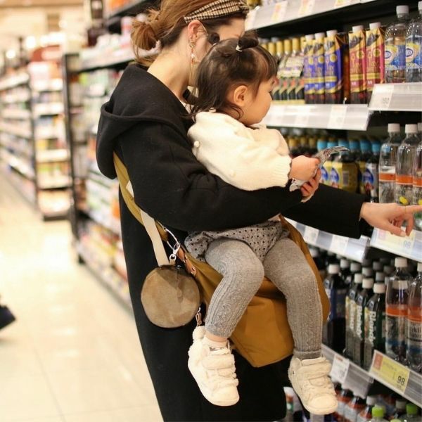 ノルン(N/ORN)抱っこ紐バッグ(日本製)【キャメル】ヒップシートになるマザーズバッグ(防水・抗菌防臭)腰すわり後（生後約7か月頃）～20㎏（5歳頃）まで長く使える熟練のバッグ職人が創ったおしゃれなショルダーバッグ1000-52-03