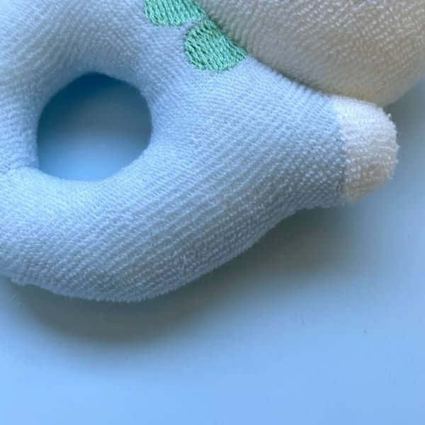 ラトル【ガラガラ】日本製 3ヵ月～ベビーに赤ちゃんおもちゃ出産祝い知育玩具 握りやすい持ち手付きのふわふわ柔らかく肌触りのいい素材で心地いい鈴の優しい音色 うさぎ・くま型1000-42-25