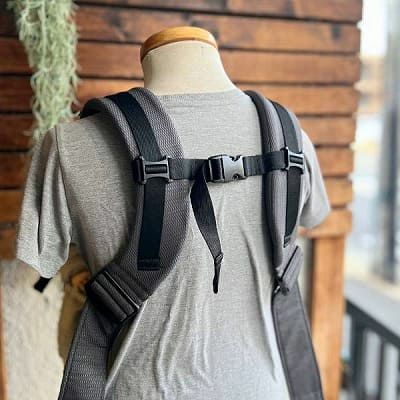 帝王切開にもおすすめの新生児から使える抱っこ紐【まずコレ】驚くほど超簡単・コンパクト！妊婦マタニティ出産準備、1ヶ月検診や里帰り出産移動、上の子の送迎に大活躍！寝たらそのままベッドにおろせる、対面抱っこ・前向き抱っこ・4ヶ月からリュック式で簡単おんぶできてコスパ最高 イニシャルチャーム付き 1000-58-28