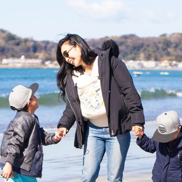 サンアンドビーチ(sun&beach)【yasou】(OM-1)新生児から3歳頃まで使える!日本製のおしゃれで軽い抱っこ紐！日本人体型にフィット、落下防止（おんぶも簡単サポート）ベビー安全ベルトと【腰パッド付】サンアンドビーチ正規取扱店ルカコストアで試着比較購入可