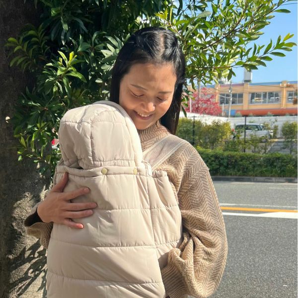 防寒ケープ(抱っこ紐ヒップシート ベビーカー対応)赤ちゃん新生児から1歳2歳3歳 寒さ対策 【暖か軽い洗える】多機能 撥水加工のサーモライトエコメイド エアバギー【サンドアッシュ】